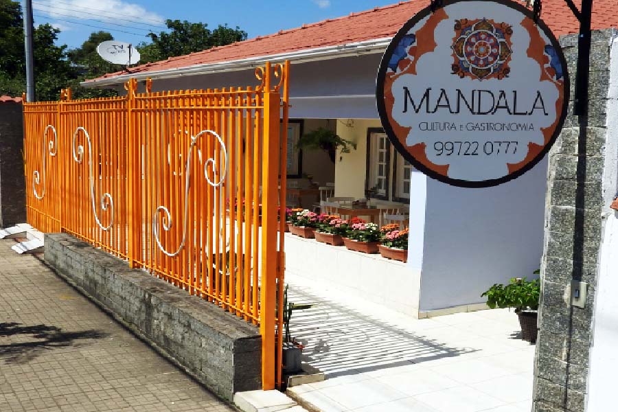 Restaurante Mandala - Visão exterior - Portal São Lourenço
